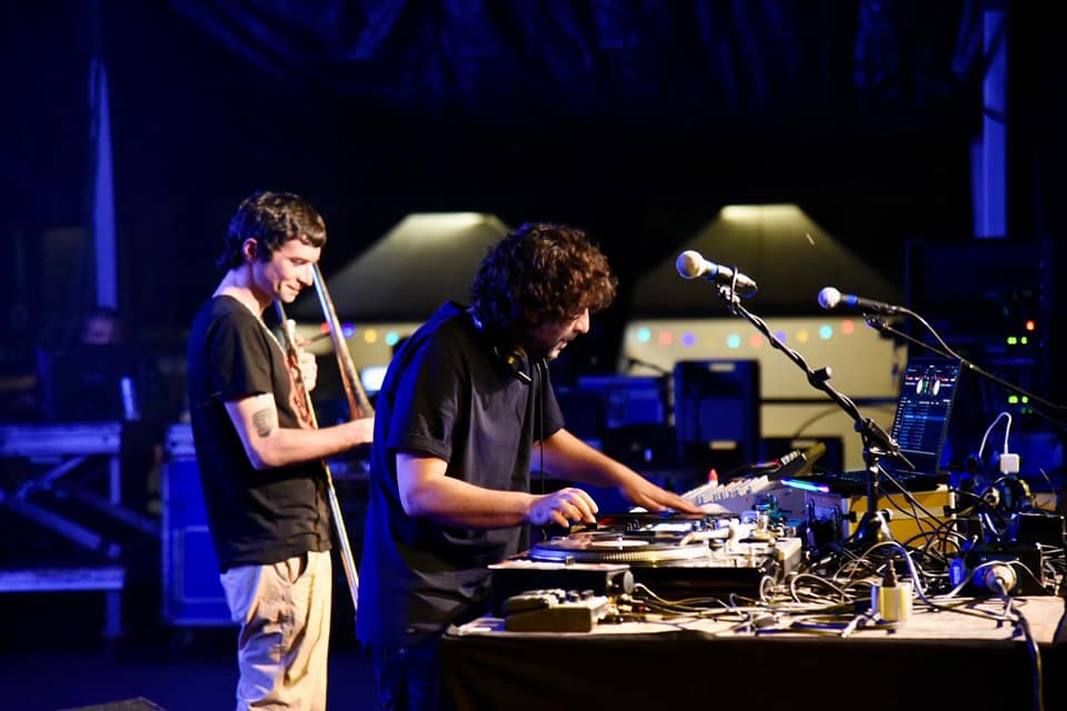 DJ GRuff e Gianluca Petrella durante il concerto